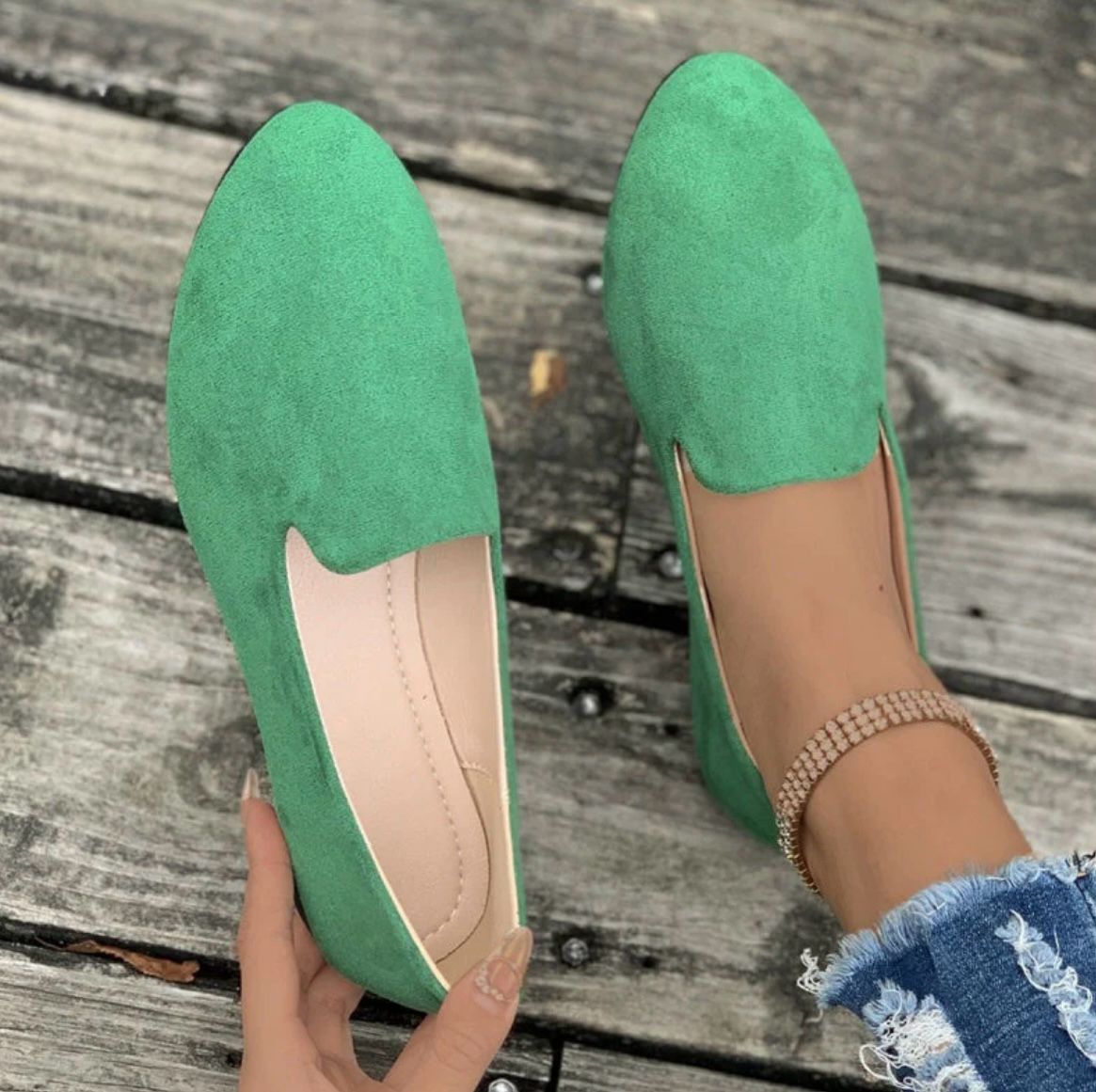 Women's camp shoes in solid color flat shoes